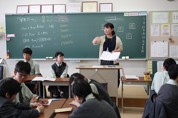 グローバルコースの授業　２年生～～～「SDGｓ活動」～～～