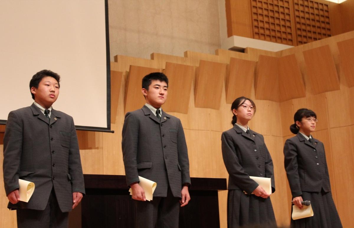 「2019年度　後期生徒会役員認証式」が行われました。