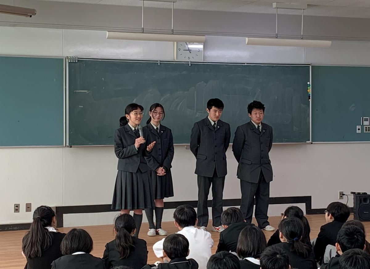 英宏小の「生徒朝会」に出席しました。