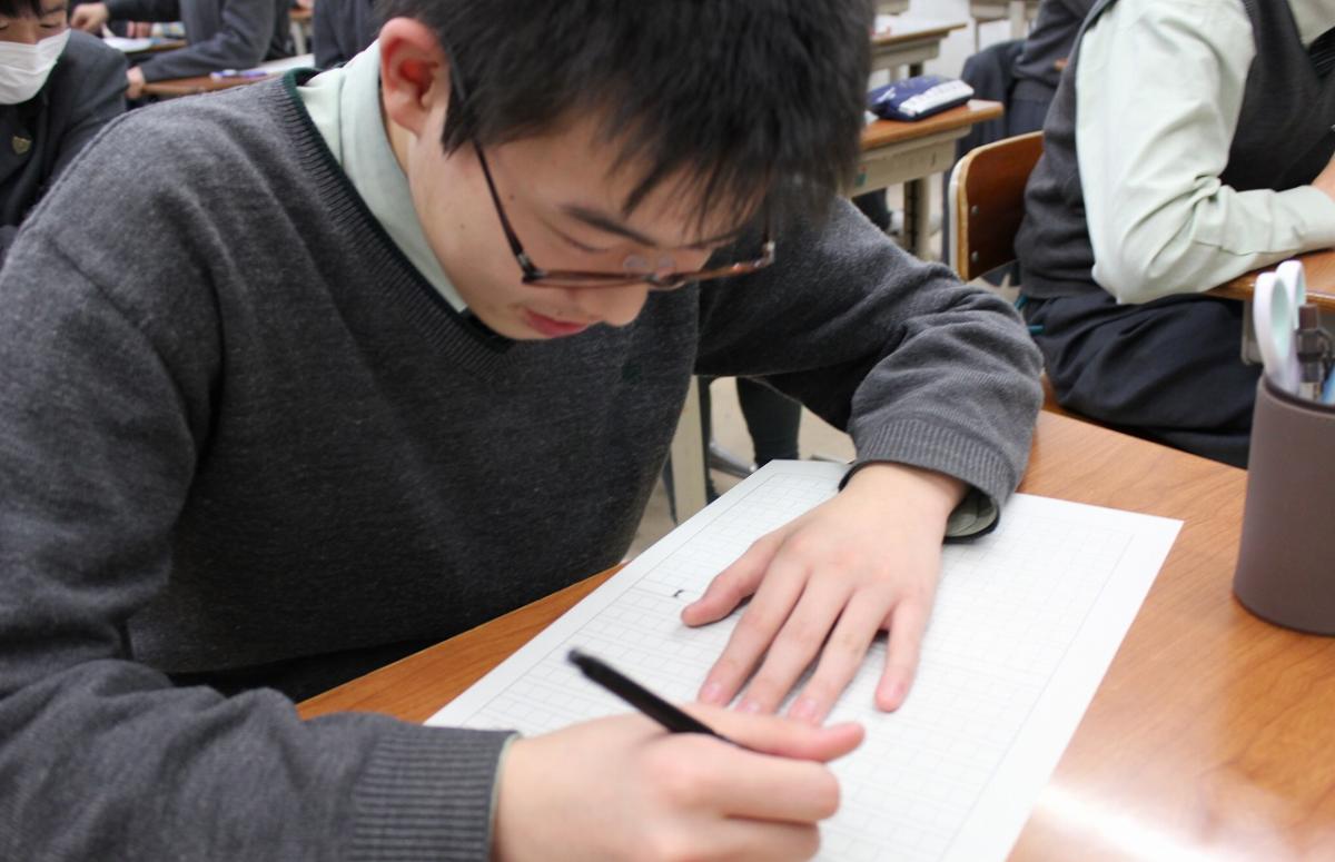「卒業文集」の作成を行いました。