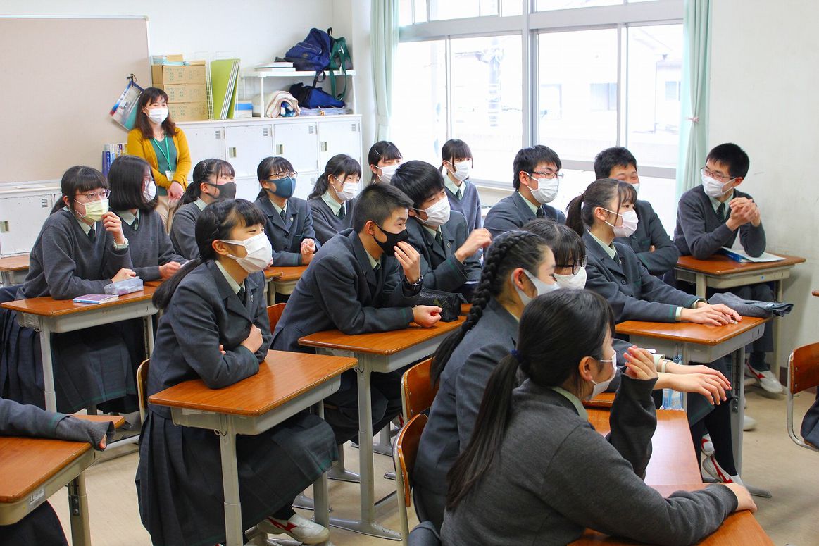 「３年生を送る会」を実施しました。
