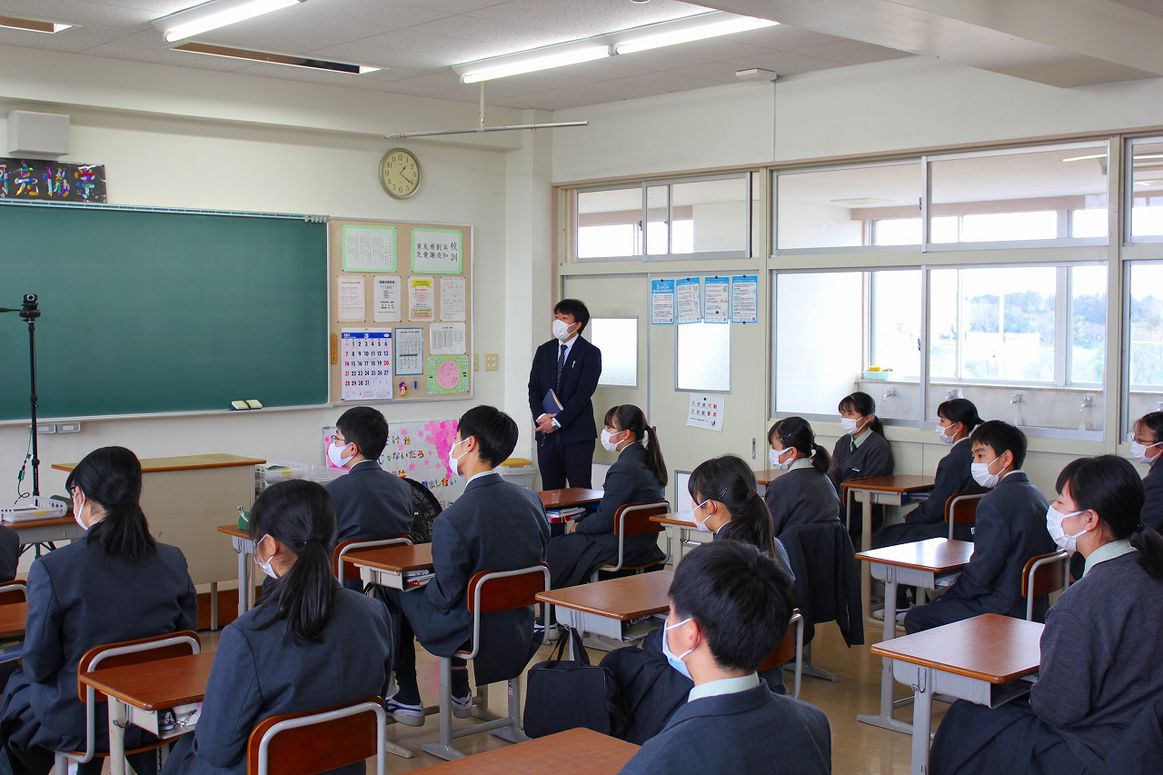 「令和２年度　第３学期終業式」を実施しました。