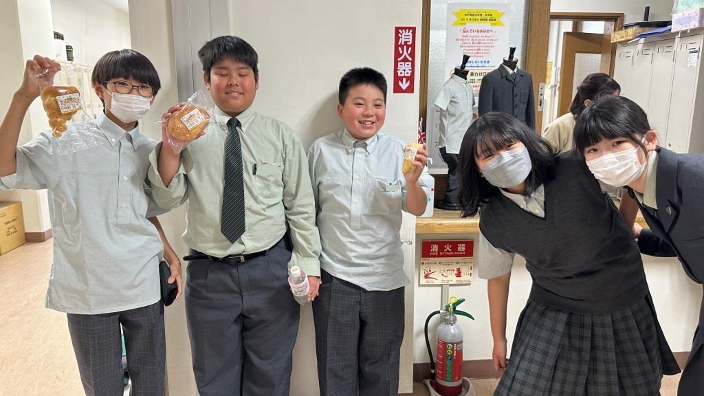 おいしいパンを購入できます♪　【学校生活】