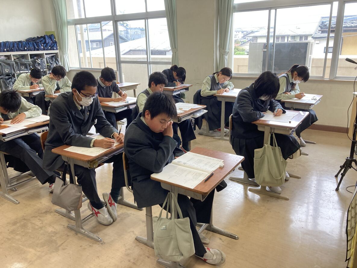 本日は私学テストを実施しています。