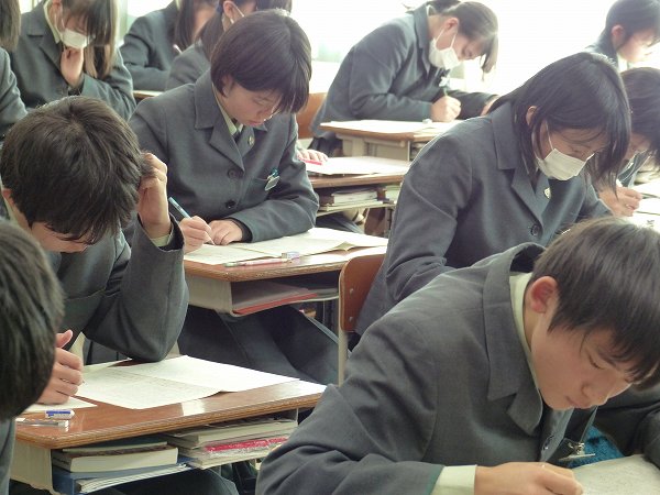 校内実力テスト・学期末テストを実施しました