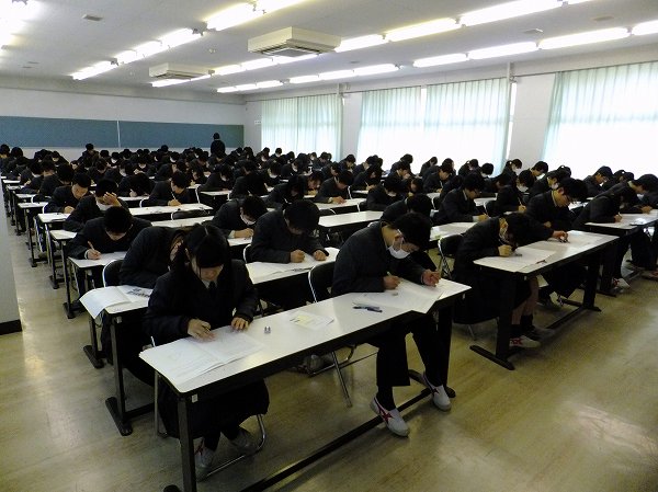県立入試と同じ日程で行いました。