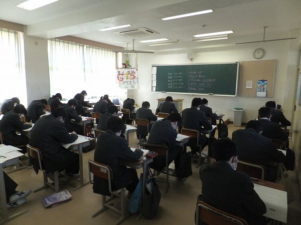 １・２年生　学力到達度判定公開模試を実施しました