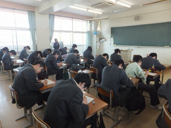 漢字テスト（2・3年生）を行いました